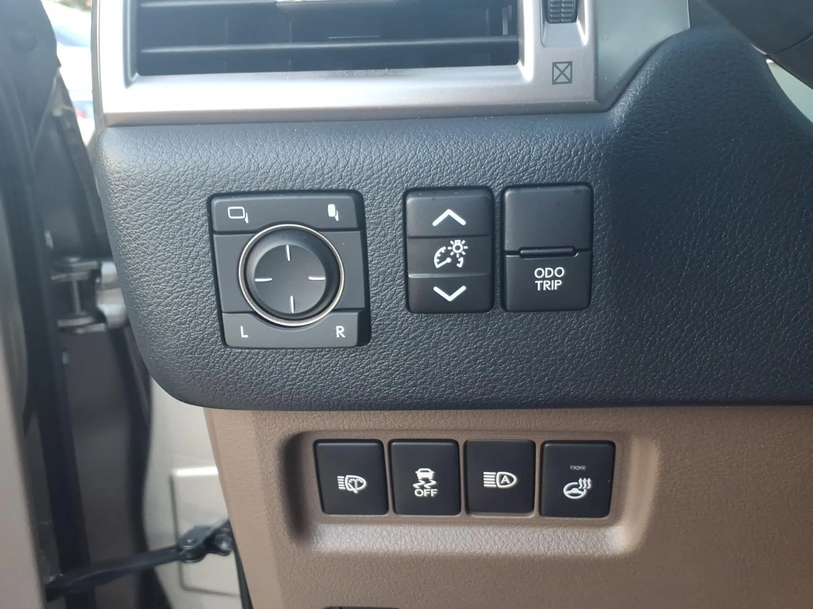 Certified Used 2023 Atomic Silver Lexus Base image 22
