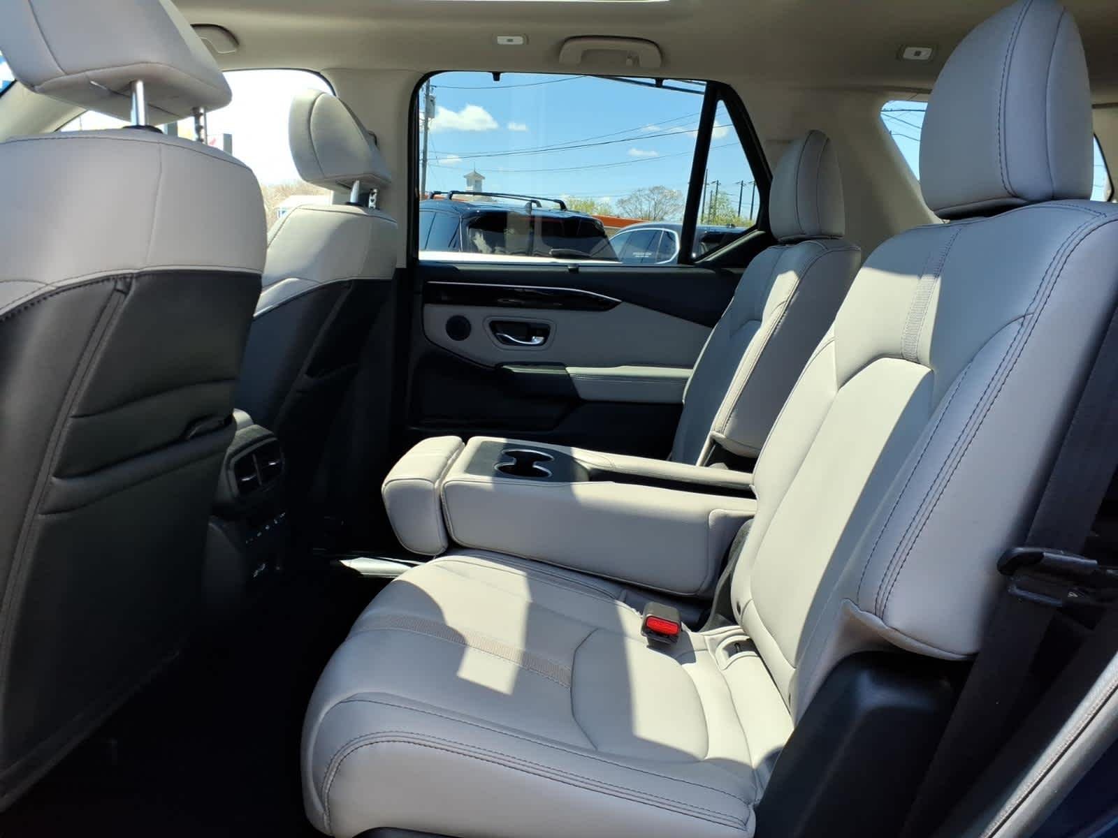 2023 Honda Pilot Touring - Photo 13