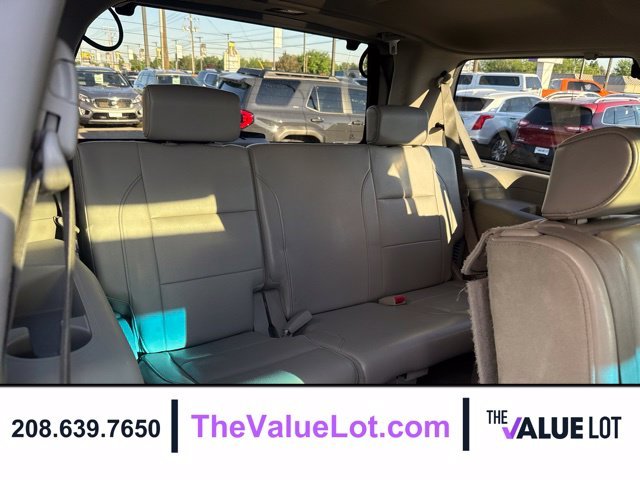 Used 2010 White Nissan Platinum image 21