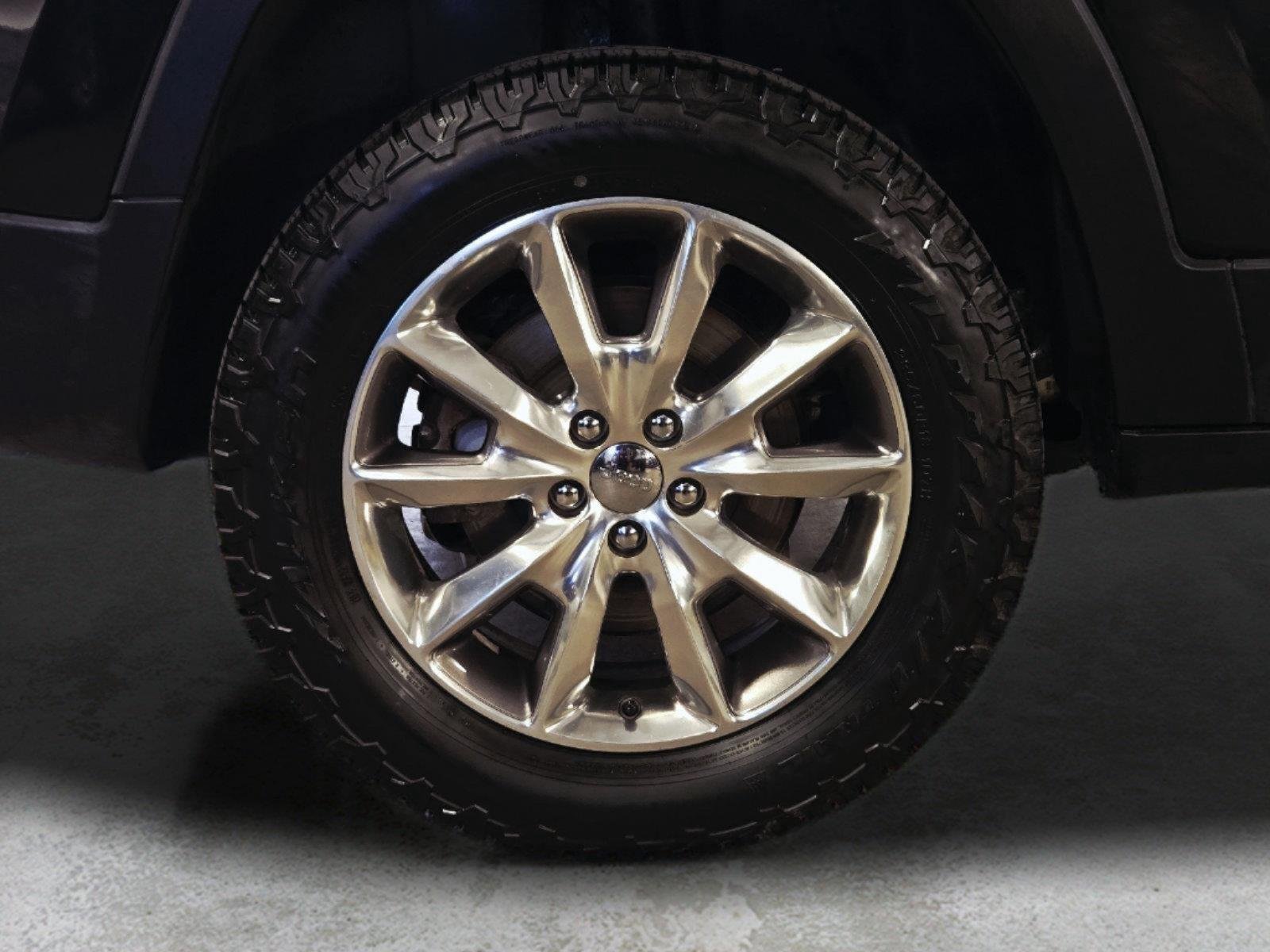 Used 2014 Brilliant Black Crystal Pearlcoat Jeep Limited image 11
