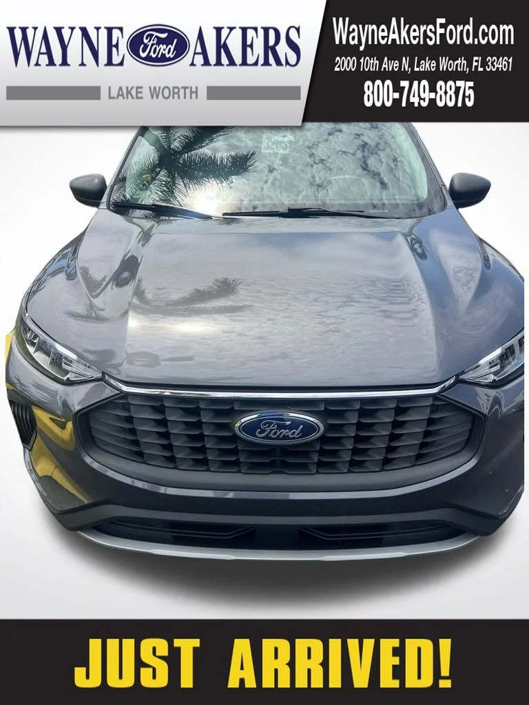 Used 2023 Gray Ford Active image 1