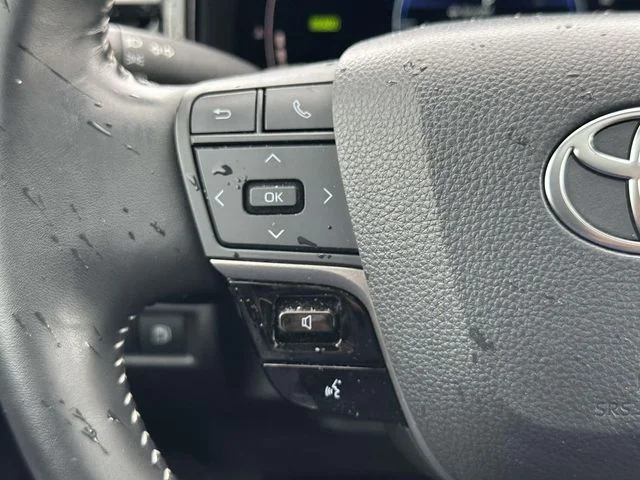 Used 2025  Toyota SE image 24