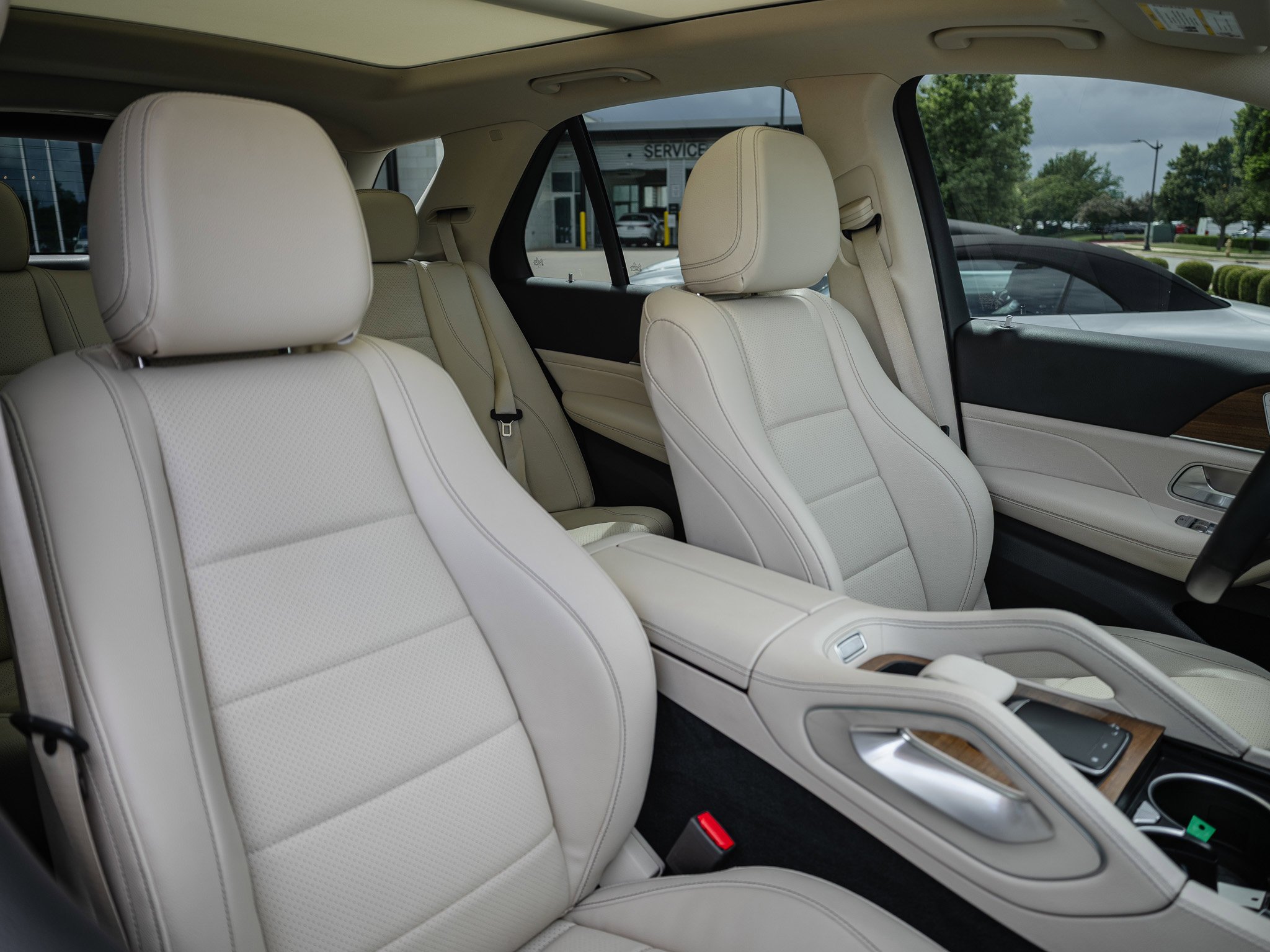 Used 2022 Gray Metallic Mercedes-Benz GLE 350 image 27