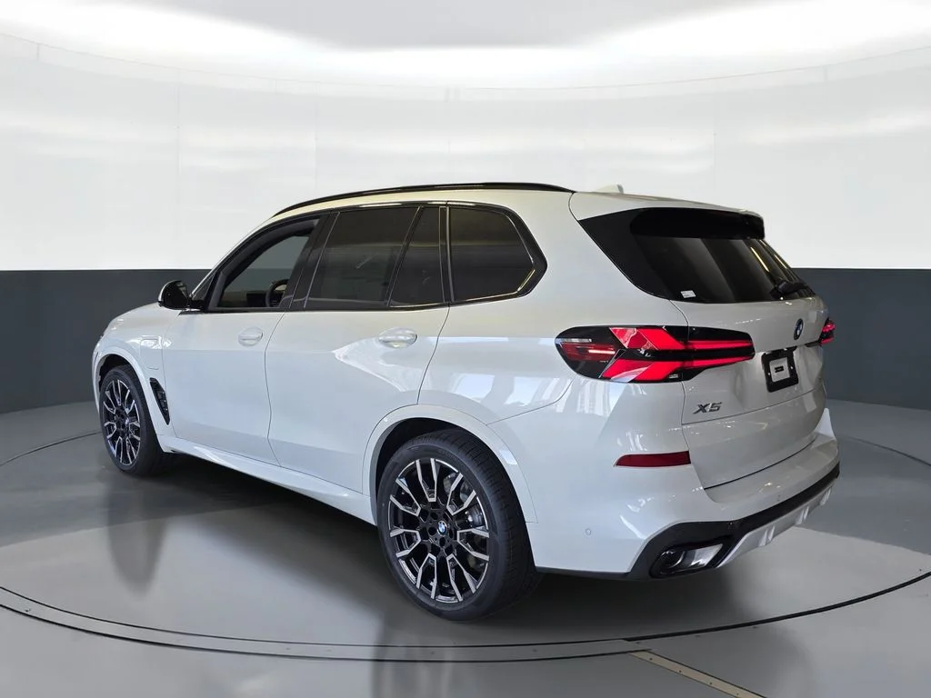 New 2026 Mineral White Metallic BMW xDrive50e image 4