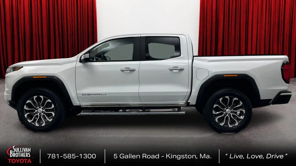 Used 2024 White GMC Denali image 8