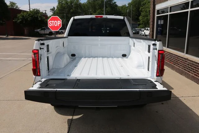 New 2026 Oxford White Ford XLT image 38