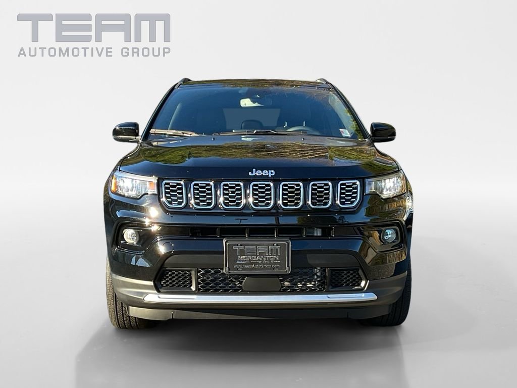 New 2026 Diamond Black Crystal Pearl-Coat Exterior Paint Jeep Limited image 2
