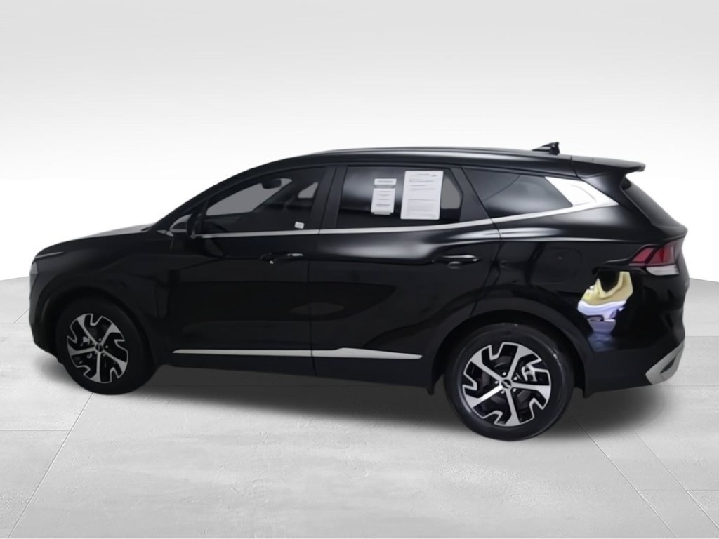 Used 2025 Black Kia EX image 6