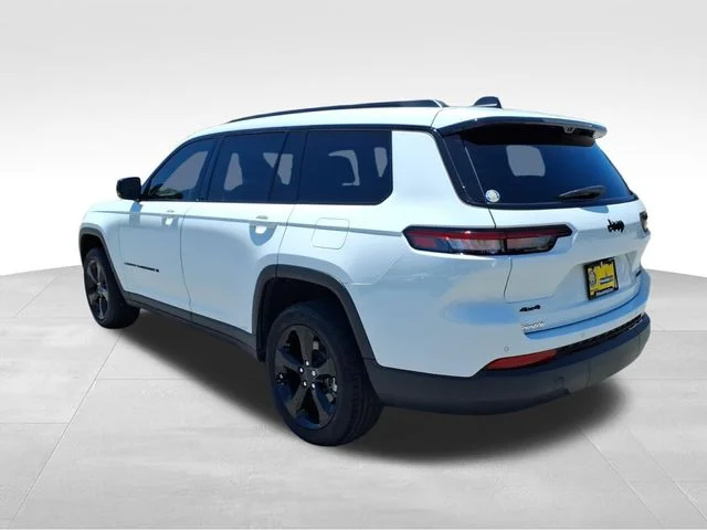 Used 2025 White Jeep Limited image 6