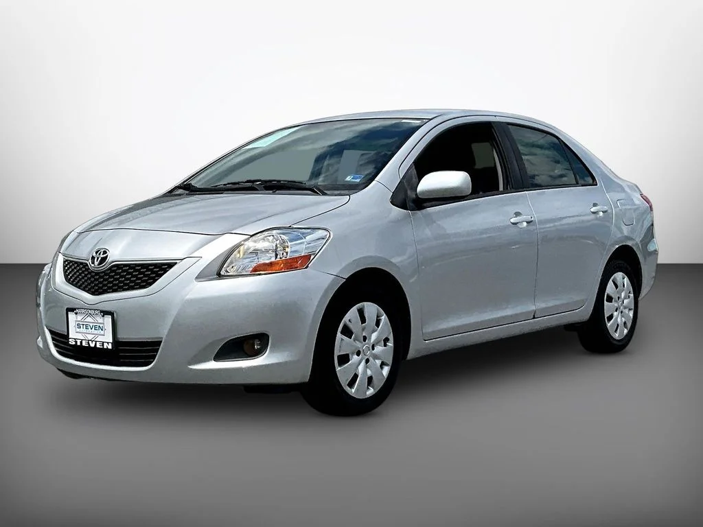 Used 2010 Silver Toyota Base image 3