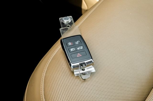 Used 2023 Black Land Rover SE image 74