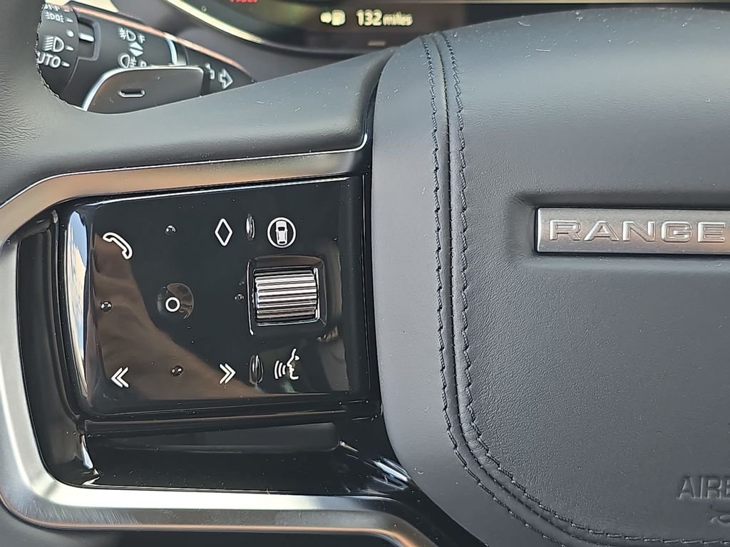 New 2026 Santorini Black Land Rover SE image 18