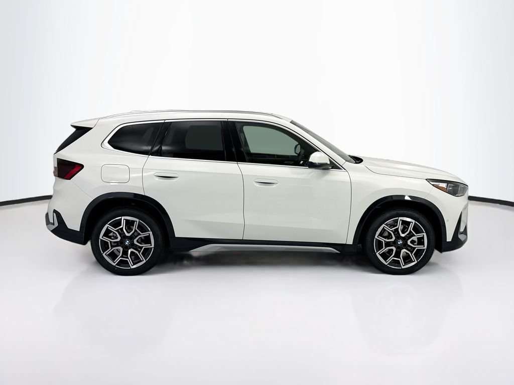 New 2026 Alpine White BMW xDrive28i image 4