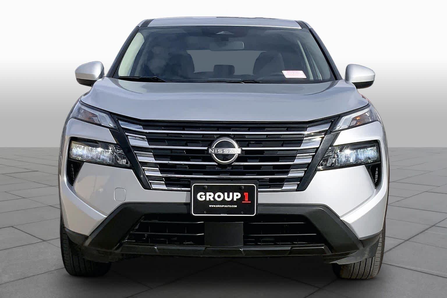 Used 2025 Brilliant Silver Metallic Nissan SV image 6