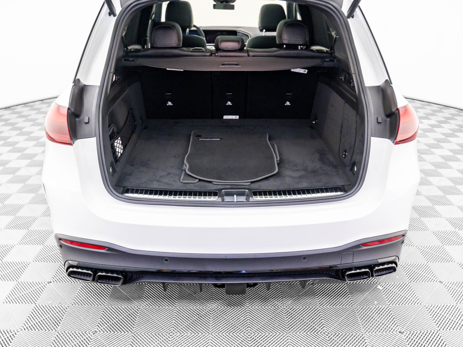 New 2026 Polar White Mercedes-Benz GLE 63 S AMG® image 71