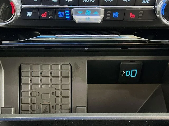 New 2026 Gray Ford Lariat image 18