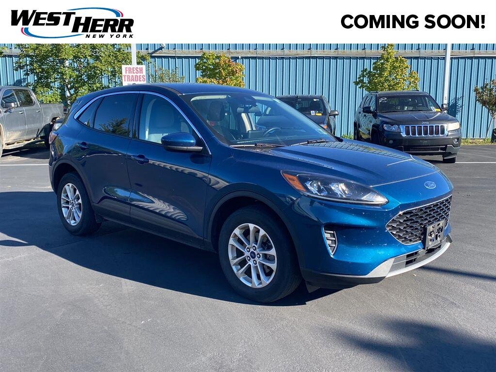 Used 2020 Dark Persian Green Ford SE image 1