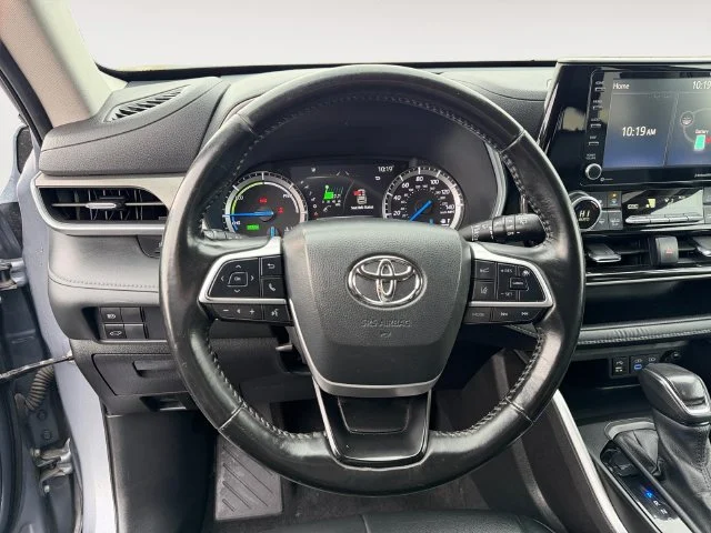 Used 2022 Moon Dust Toyota XLE image 13