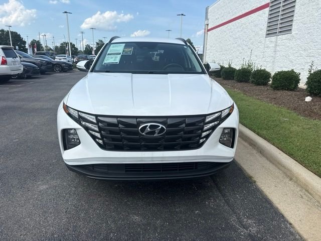 Used 2023 White Hyundai SEL image 2