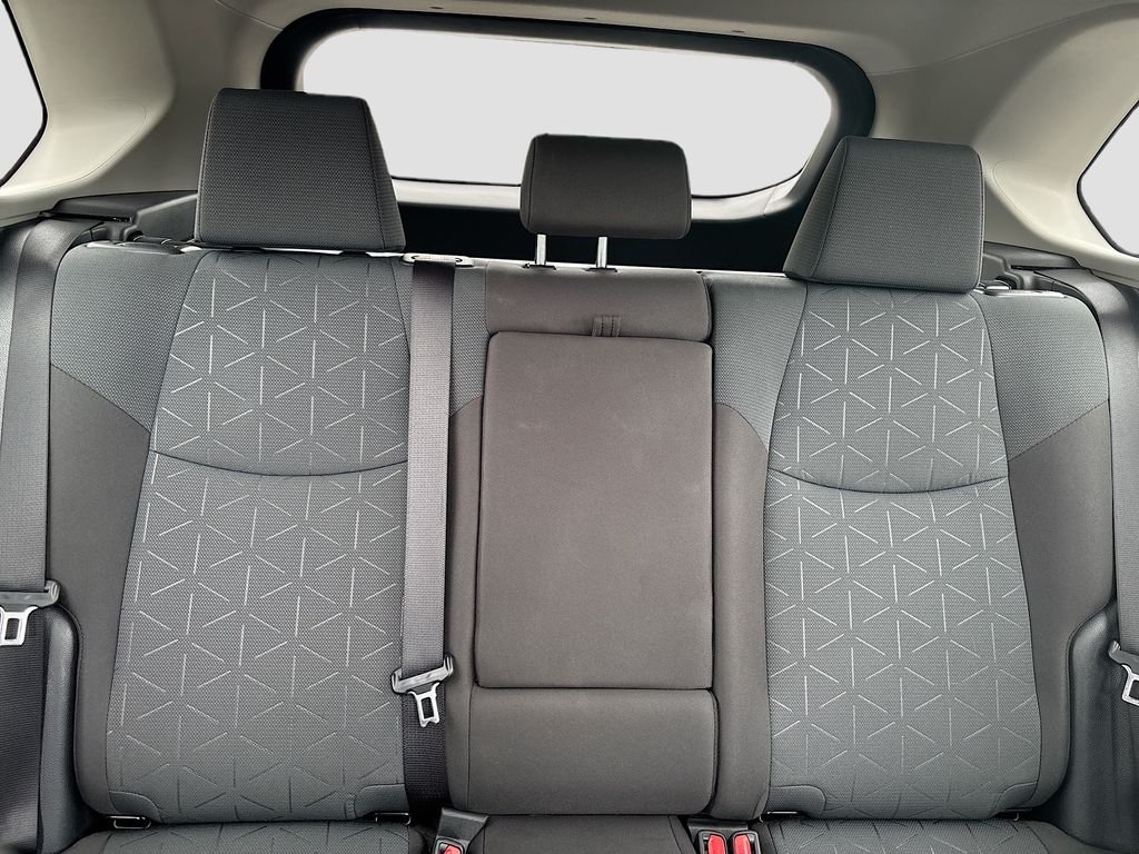 Used 2025  Toyota XLE image 21