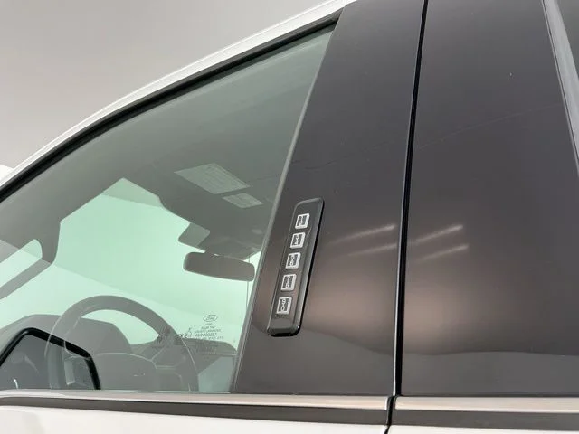 Used 2022  Ford Platinum image 14