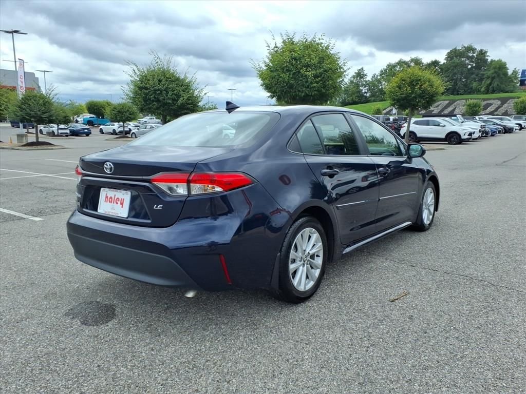 Certified Used 2025  Toyota LE image 4