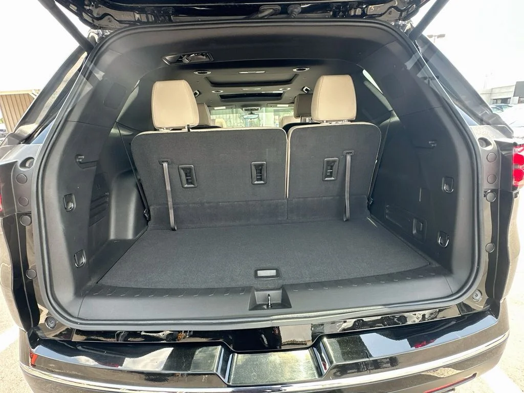 Used 2023 Black Chevrolet Premier image 28