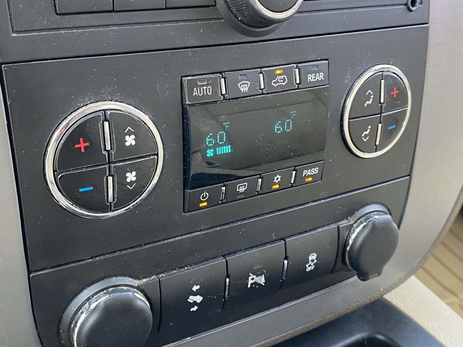 Used 2013 Gold GMC SLT 1500 image 20