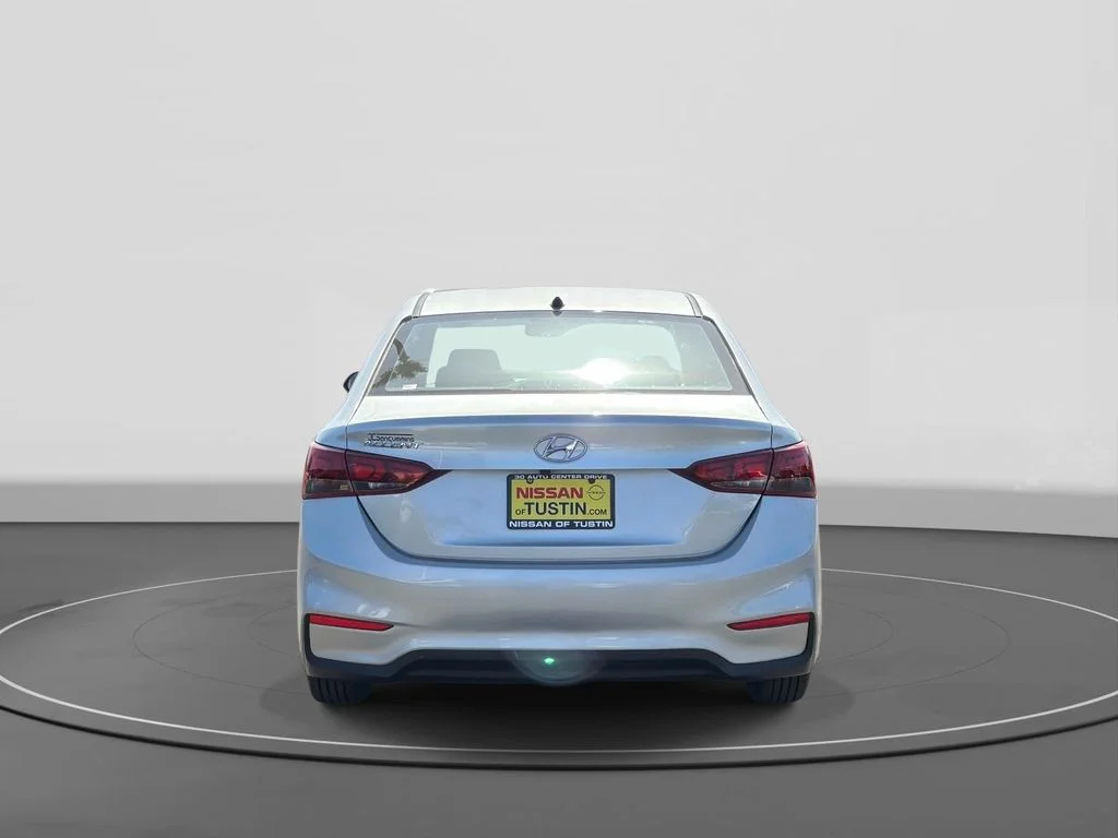 Used 2020 Olympus Silver Hyundai SE image 4