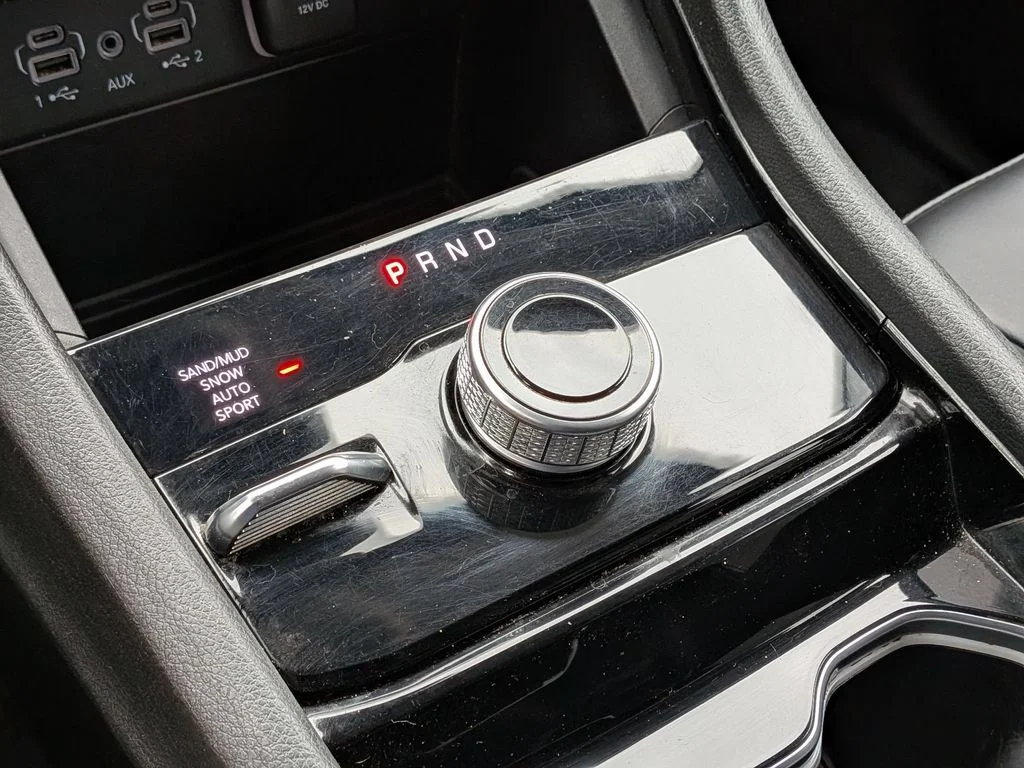 Used 2023 Brown Jeep Limited image 17
