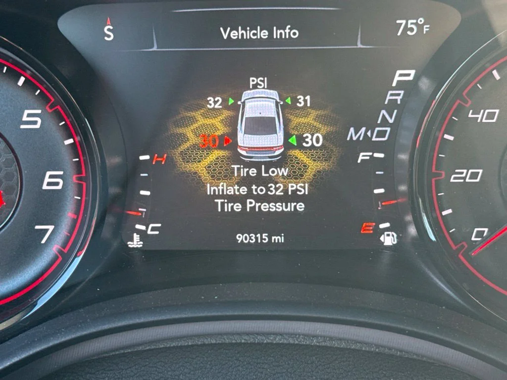 Used 2023 White Dodge SXT image 8
