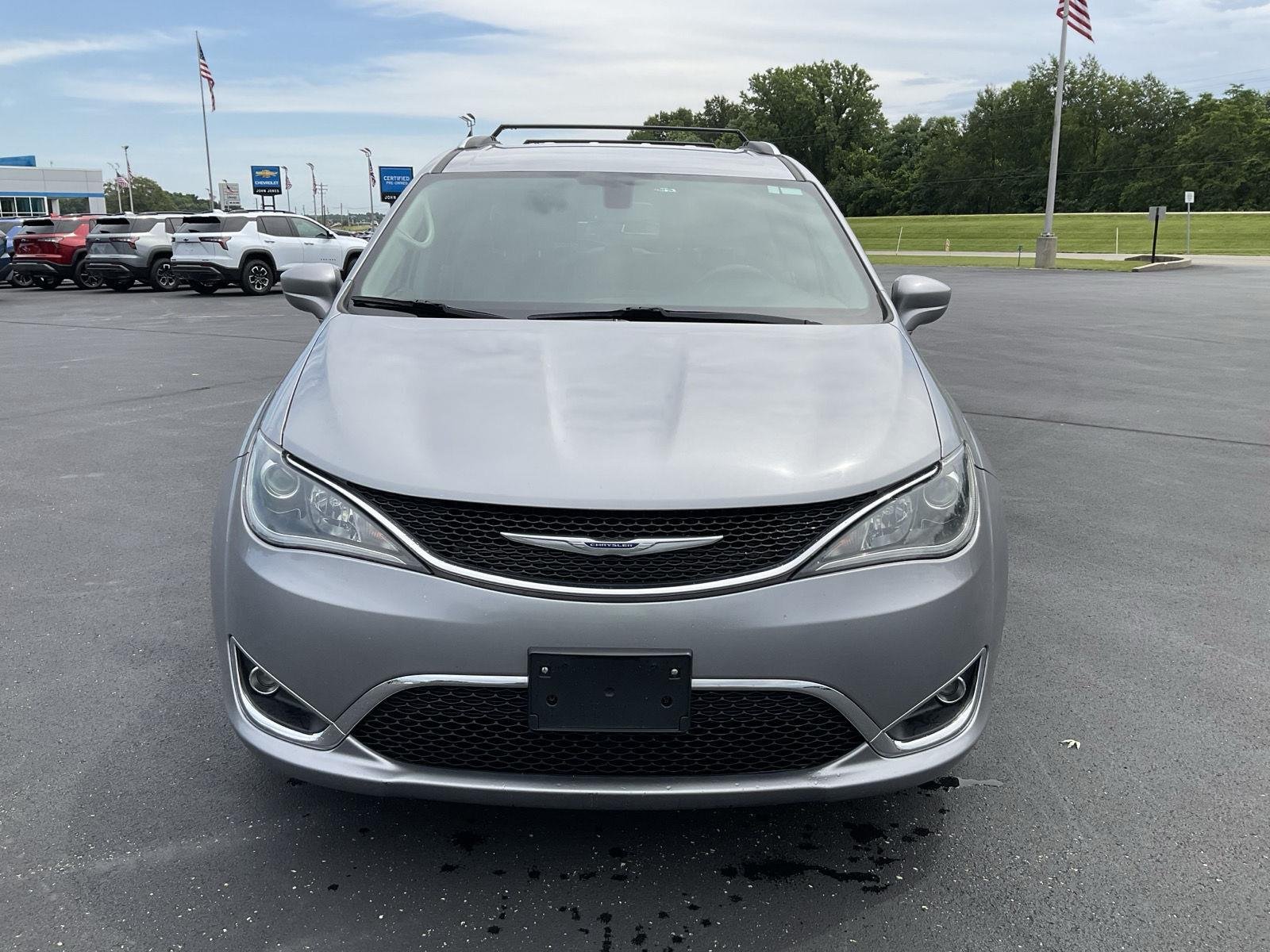Used 2020 Chrysler Pacifica Touring L with VIN 2C4RC1BG0LR172991 for sale in Corydon, IN