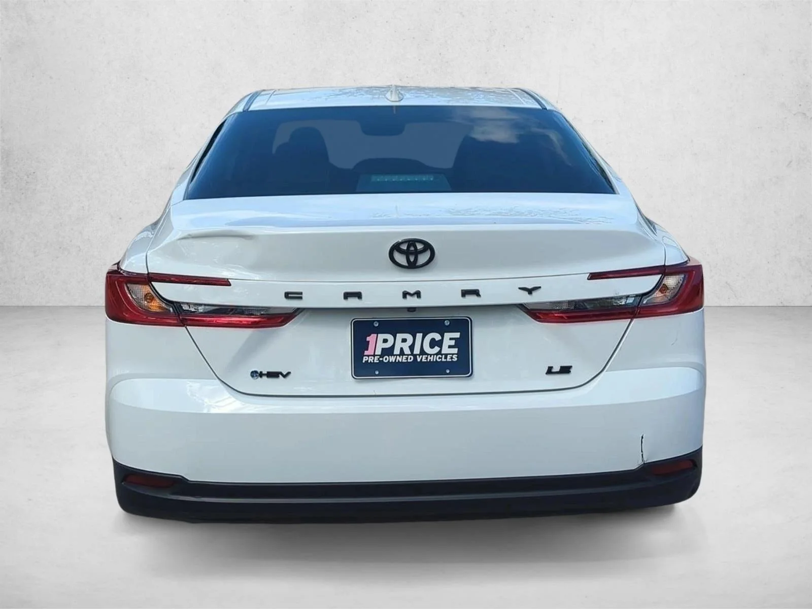 Used 2025 White Toyota LE image 6