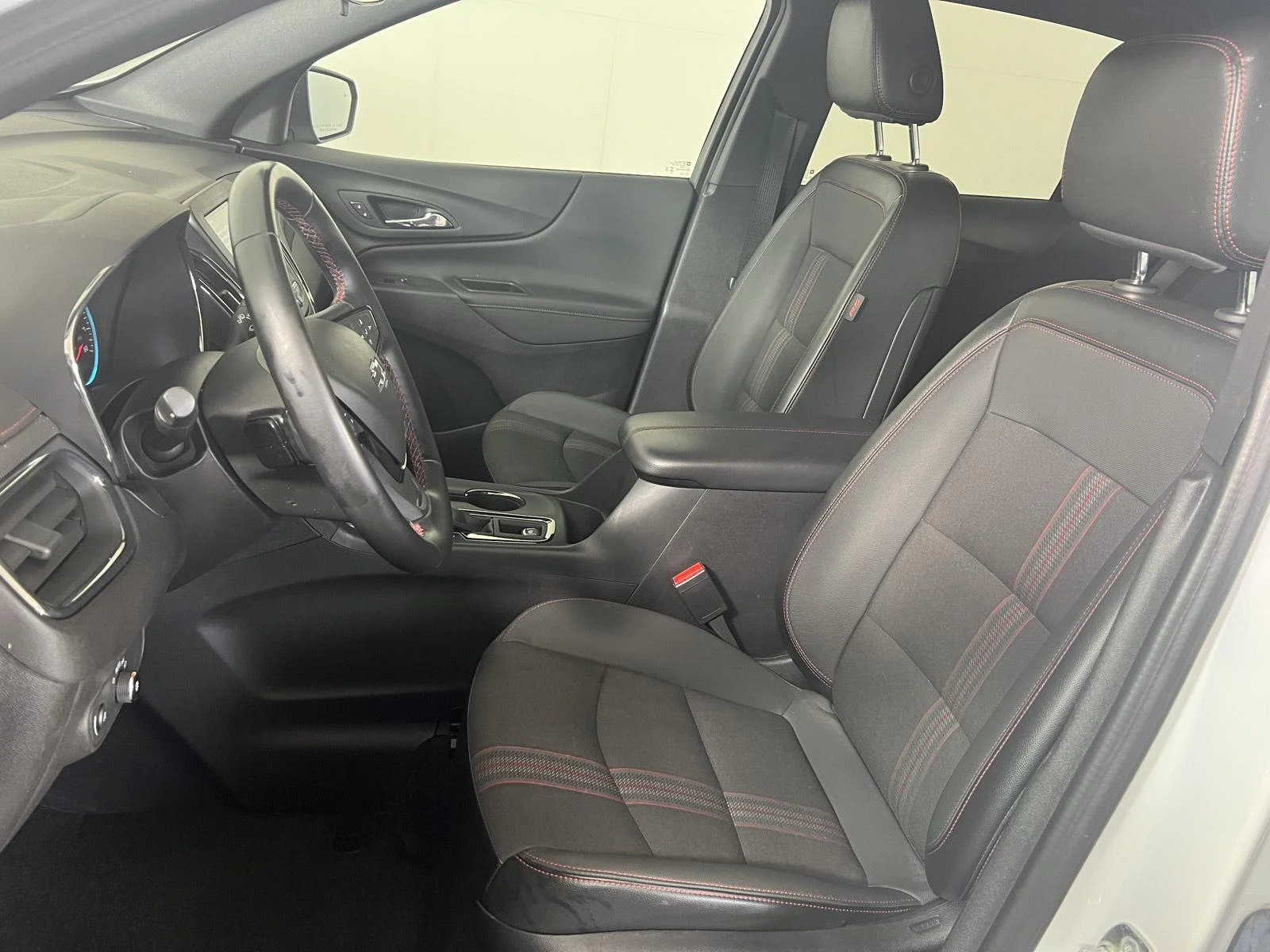 Used 2024 Summit White Chevrolet RS image 5