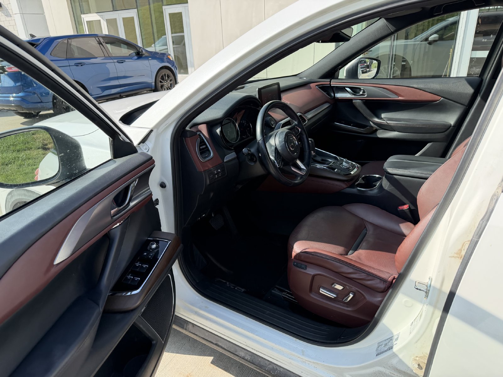 Used 2019 White Mazda Signature image 5