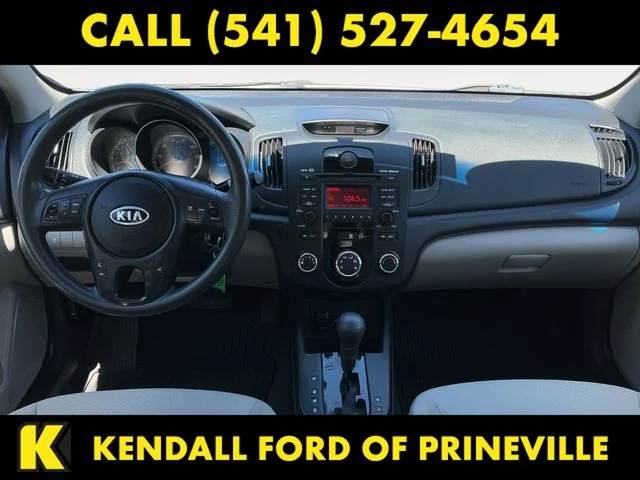 Used 2010 White Kia EX image 10