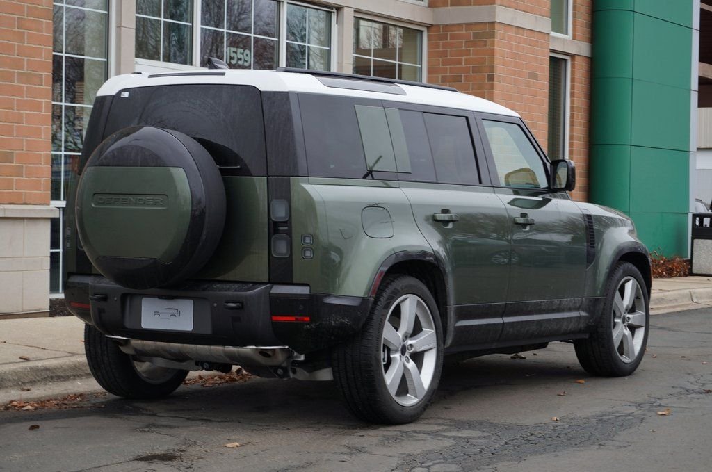 Certified Used 2026 Green Land Rover X-Dynamic SE image 5