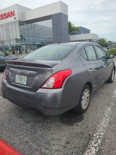 Used 2018 Gray Nissan 1.6 SV image 2