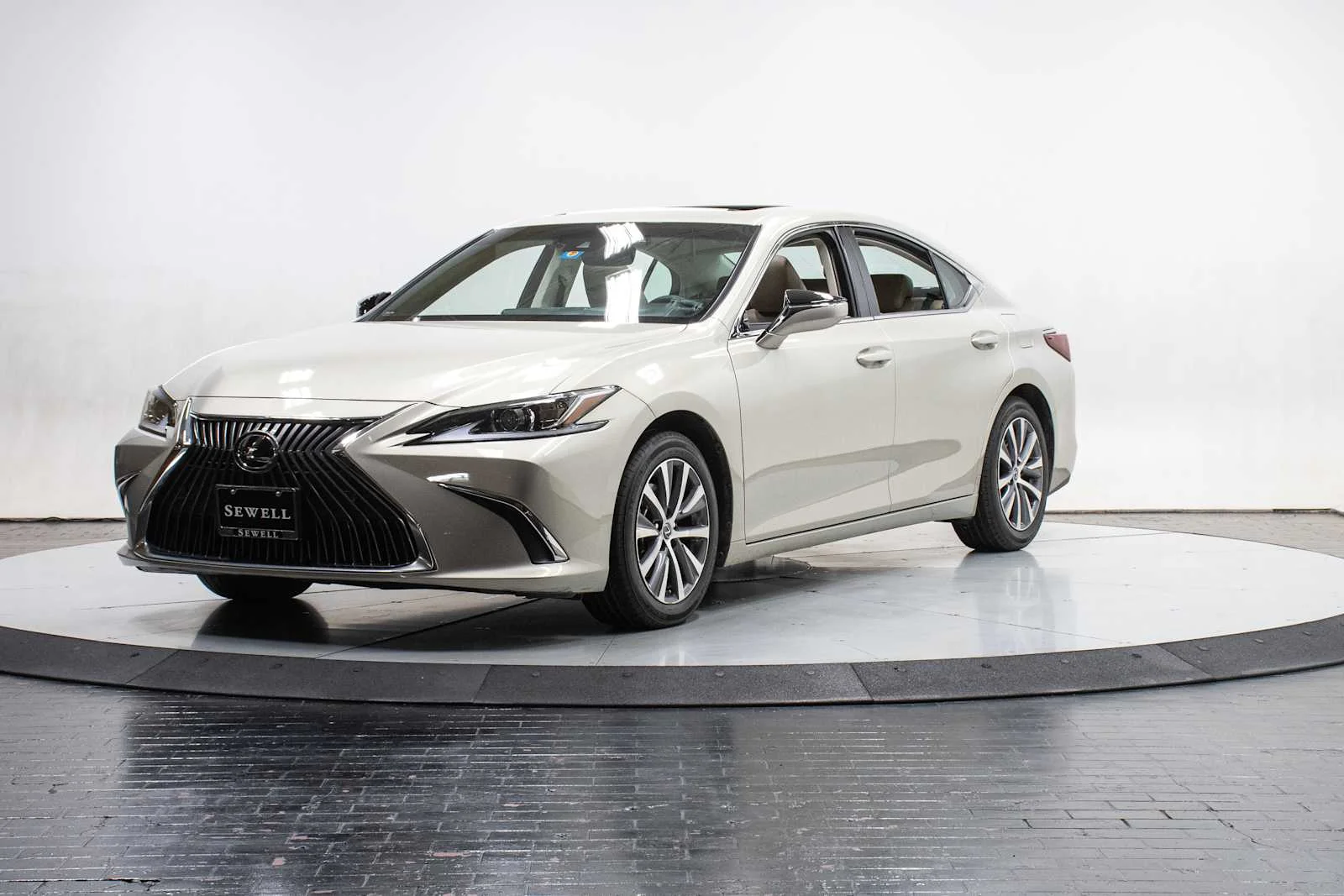 2021 Lexus ES 350 350's photo