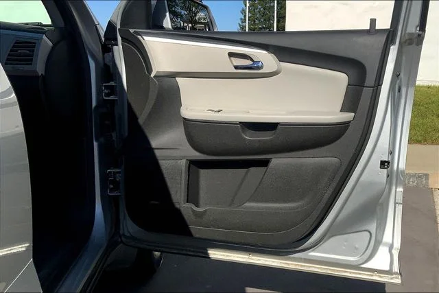Used 2012 Silver Ice Metallic Chevrolet LTZ image 22