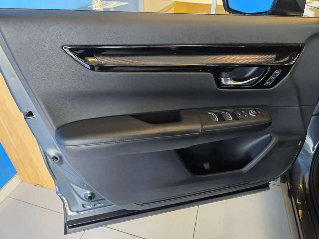 Certified Used 2025  Honda EX-L image 12
