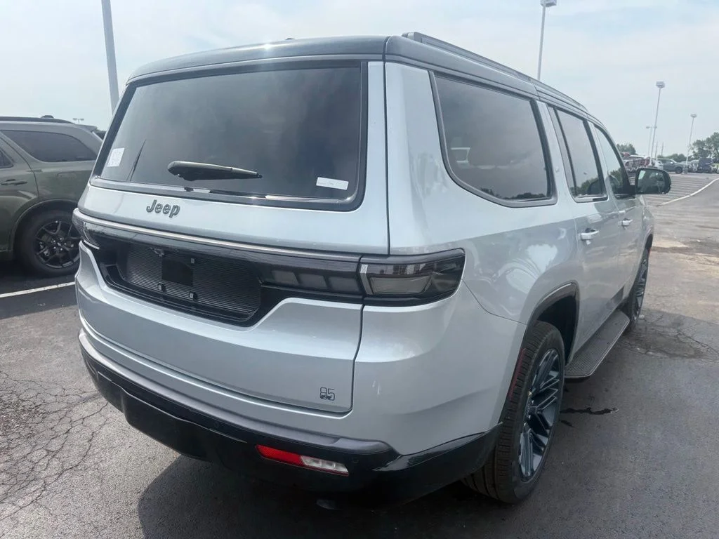 New 2026 Silver-Zynith Exterior Paint Jeep 85th Anniversary Edition image 3