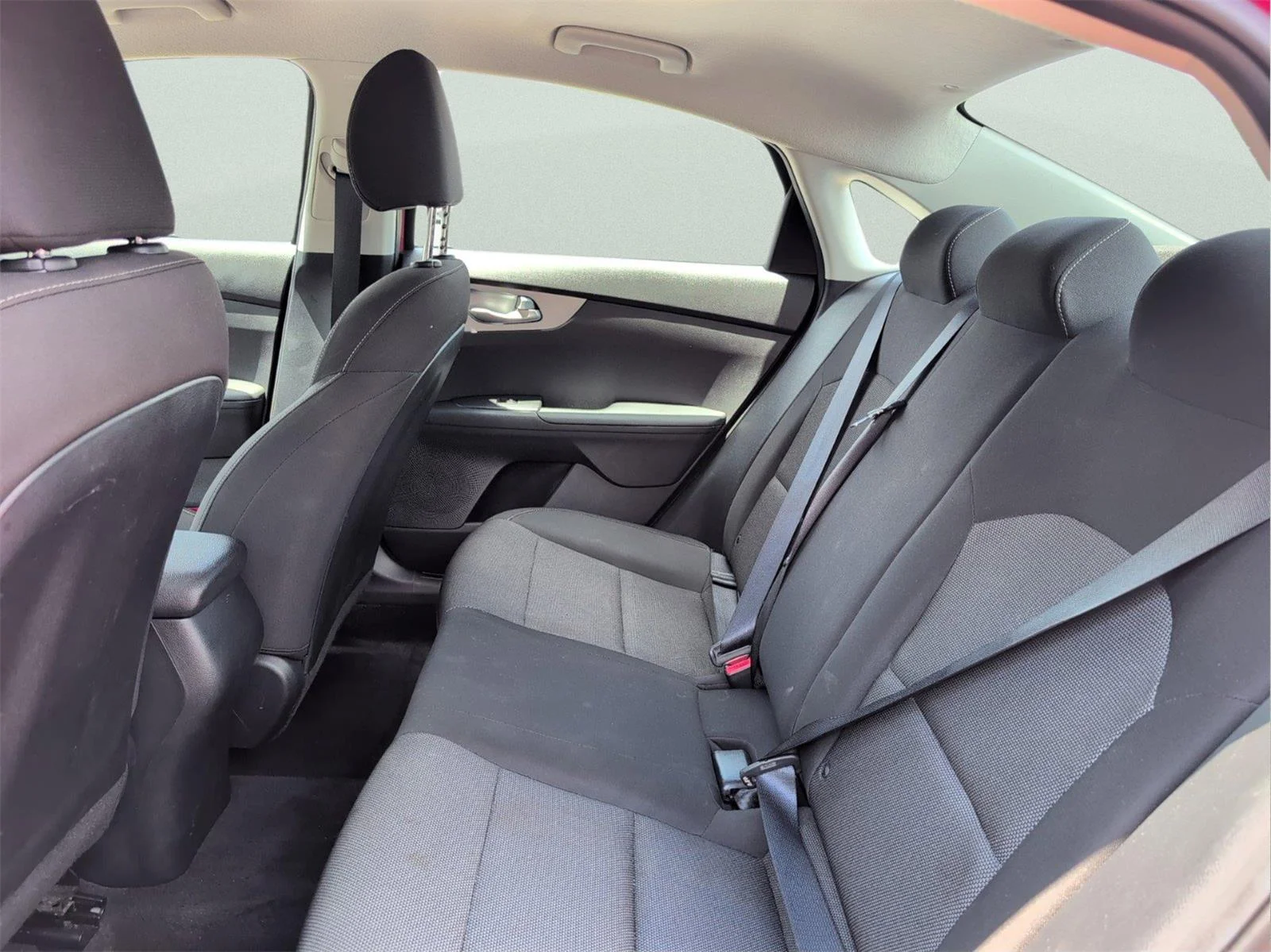 Used 2024 Currant Red Kia LXS image 30