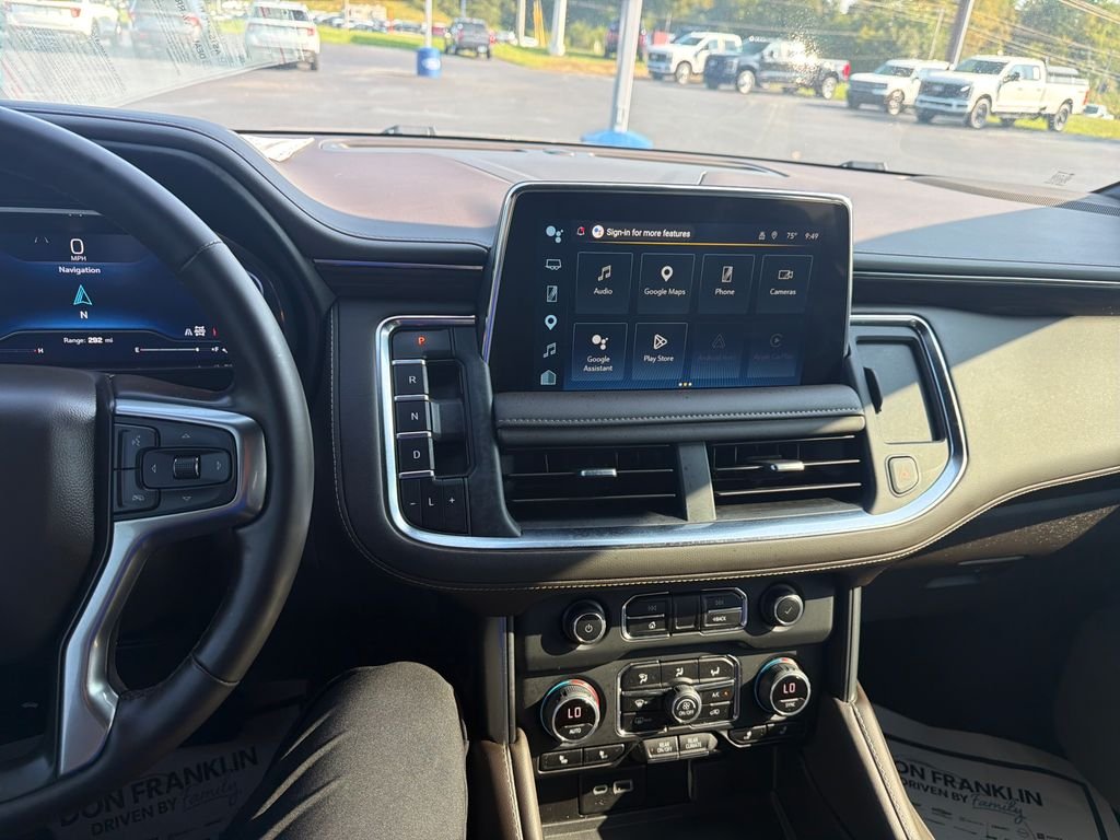 Used 2023 Gray Chevrolet Z71 image 20
