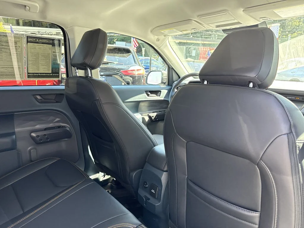 Used 2023 White Ford Lariat image 34