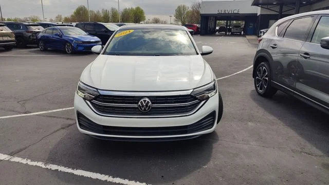 3VW7M7BU2RM021810