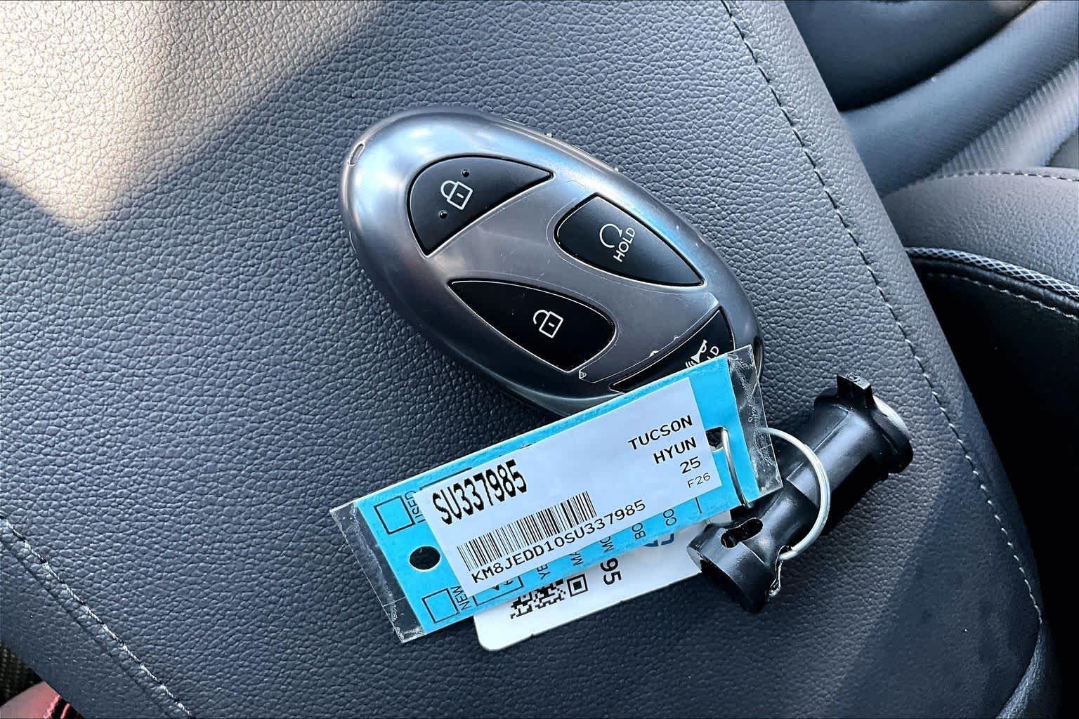 Used 2025 Amazon Gray Hyundai Limited image 15