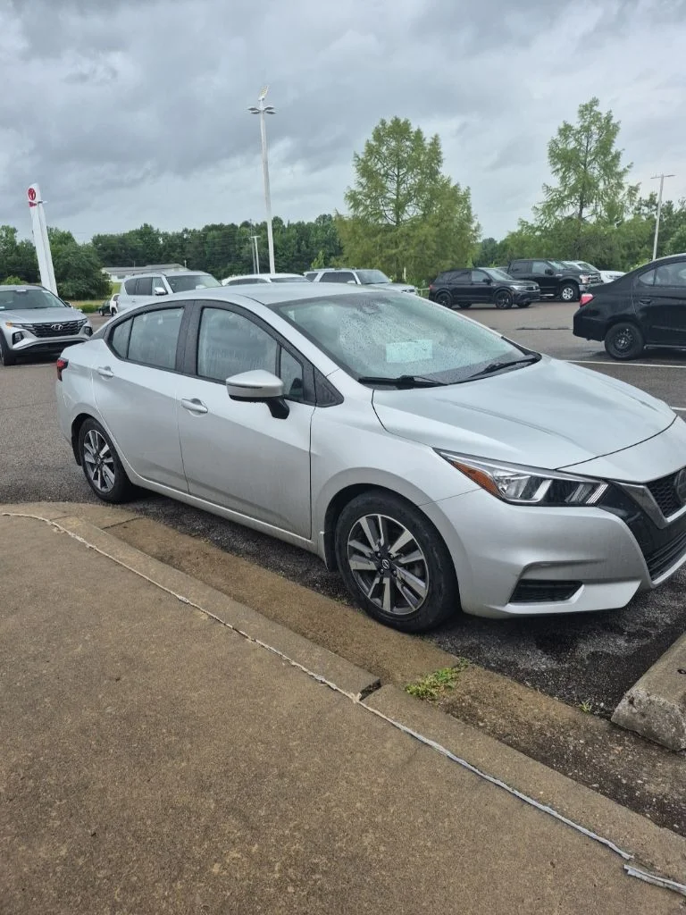 Used 2020 Silver Nissan 1.6 SV image 5