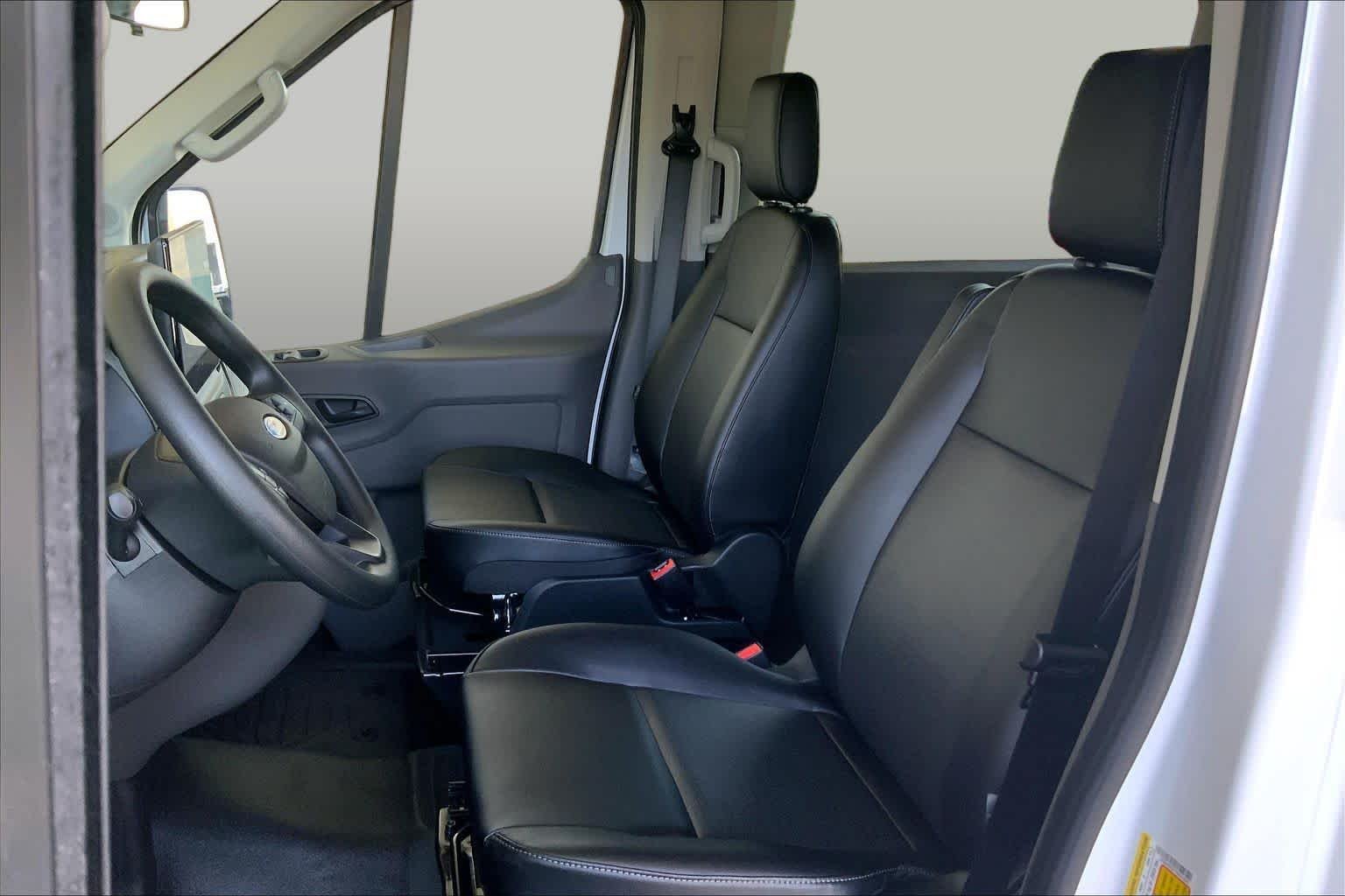 New 2026 Oxford White Ford Passenger Van XL image 9