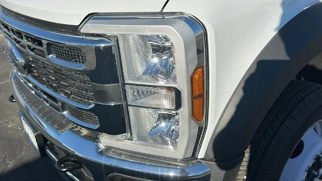 2024 Ford F-450 Super Duty Chassis Cab XL - Photo 17